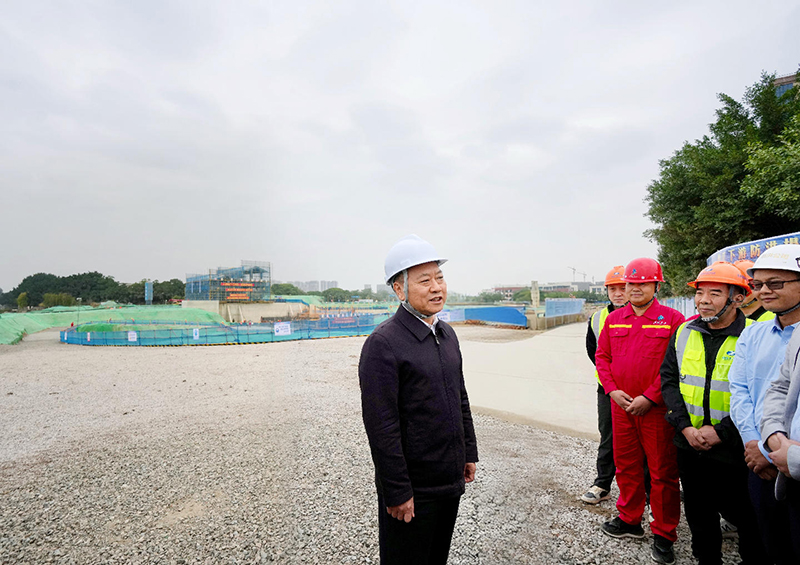 李国英调研闽江干流防洪提升工程（福州段）